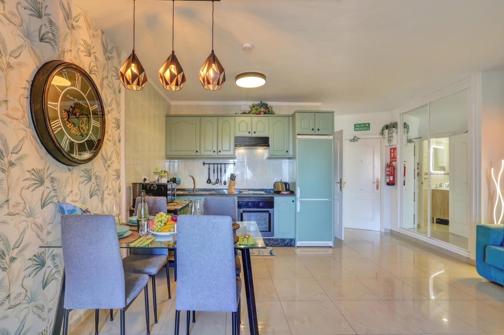 Luxory Dreamy Sunset, Seafront, Direct Access To The Promenade,Wifi,Pool,Free Parking Apartment Los Cristianos  Luaran gambar