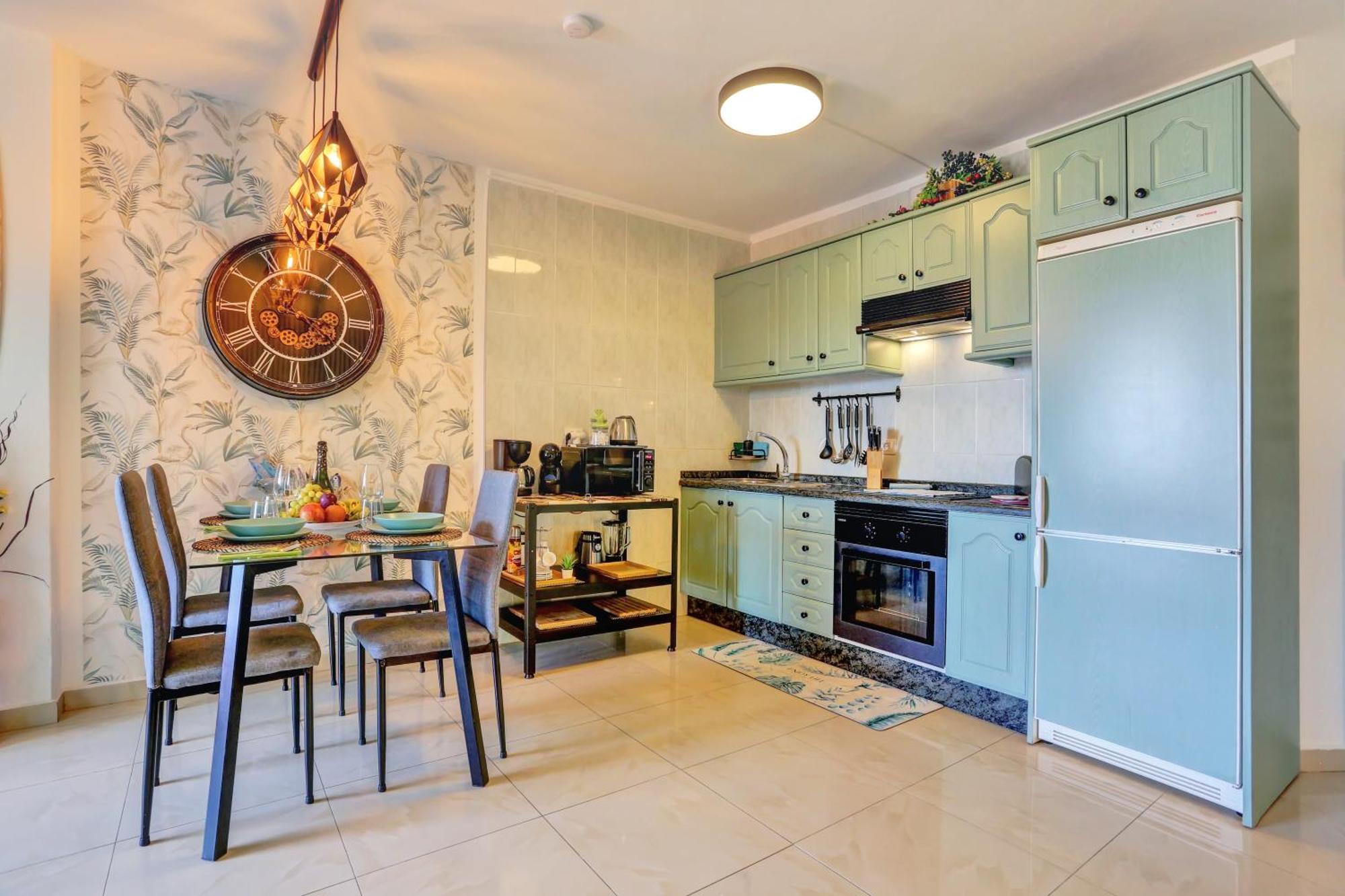Luxory Dreamy Sunset, Seafront, Direct Access To The Promenade,Wifi,Pool,Free Parking Apartment Los Cristianos  Luaran gambar